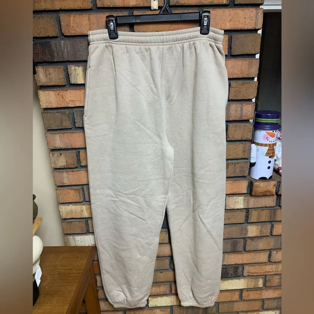 PrettyLittleThing Beige Sweat Pants